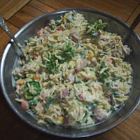 Sałatka z makaronu ryżowego z warzywami - PYSZNA I SZYBKA