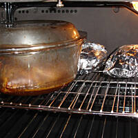 Ziemniaki pieczone z masełkiem i śmietaną