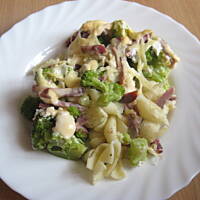 Brokuły z makaronem