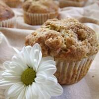 Muffinki cynamonowe z rabarbarem