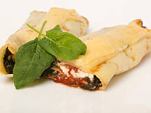 Fot. Wkn, Naleśniki ze szpinakiem i szynką