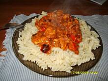 Fot. misiowa, Makaron z kurczakiem w sosie śmietanowo-pomidorowy