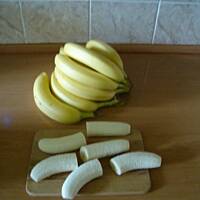 tort z połówkami  bananów - bananowiec