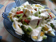 Fot. papuga_ara, Sałatka z brokułów  z sosem majonezowym