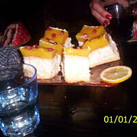 ciacho cytrynowo-smietankowe z musem z brzoskwiń