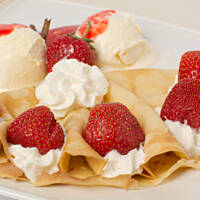 Lodowe naleśniki truskawkowe