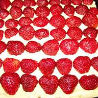 ciasto truskawkowe z kremem migdałowym