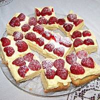 ciasto truskawkowe z kremem migdałowym