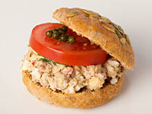 Fot. Wkn, Bułeczki 3 ziarna z domową pastą