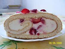 Fot. monia09081979, Łatwa rolada z truskawkami