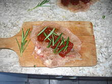 Fot. Kluko, Filet z kurczaka z suszonymi pomidorami i rozmaryn