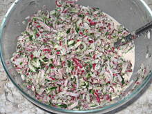 Fot. Kluko, Surówka z rzodkiewek i ogórka