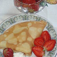 Naleśniki z serem i truskawkami