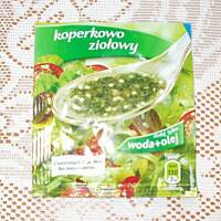 Kolorowa sałatka z ziołowo koperkowym sosem