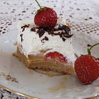 Ciasto toffi z truskawkami