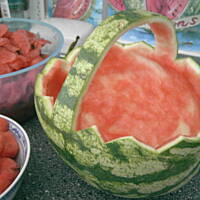 Owocowy kosz obfitosci - z arbuza