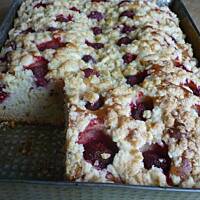 Ciasto drożdżowe z owocami i kruszonką