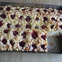 Ciasto drożdżowe z owocami i kruszonką