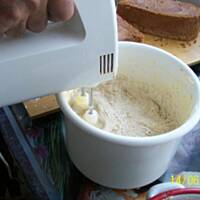 TORT  z masą orzechową