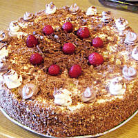 Tort czekoladowo truskawkowy wg Różyczki łatwy