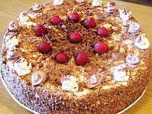 Fot. niebieska-różyczka, Tort czekoladowo truskawkowy wg Różyczki łatwy