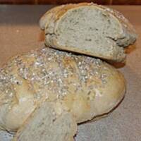 Tradycyjny chleb pszenno-żytni z dodatkami lub bez