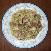 Młoda kapustka z kiełbaską