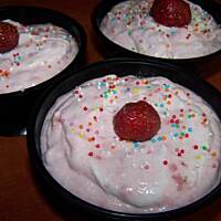 Błyskawiczny deser TRUSKAWKOWY