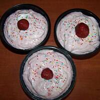 Błyskawiczny deser TRUSKAWKOWY