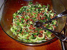 Fot. tineczka, Salatka z ogorka i granata