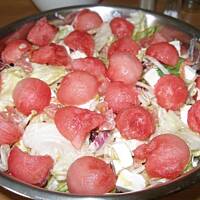 Sałata z fetą i arbuzem