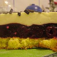 Biszkopt z kisielem i śmietaną