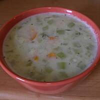 zupa ze świeżych ogórków