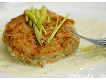 Fot. anay, Kotlety rybodrobiowe w białym sosie z porów