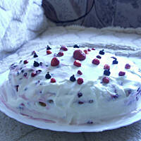 Tort z czarnej porzeczki