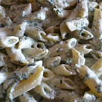 Penne w  śmietanie z gorgonzolą i szpinakiem