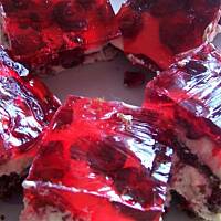 Ciasto z wiśniami i galaretką