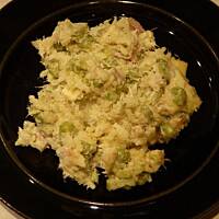 Sałatka z ryżem curry i tuńczykiem