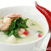 Zupa kokosowa z owocami morza