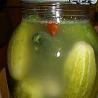 Ogorki kiszone z chili