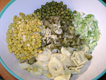 Fot. nonka4, zielona sałatka z tortelini