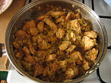 Fot. misiowa, Kurczak duszony z cukinią i cebulą