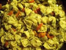 Fot. Alicja64, Tortellini z bakłażanem i czerwoną papryką