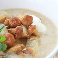 Krem z kurek z tymiankiem