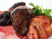 Fot. anay, Polędwiczki korzenne w sosie jeżynowo-jabłkowym