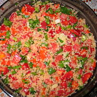 Sałatka z kaszy bulgur i pomidorów