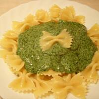 Makaron z sosem serowo - szpinakowym Nulki