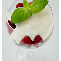 Deser malinowy z budyniem