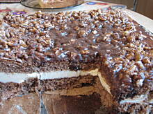 Fot. Majka2, Czarny placek z orzechami w czekoladzie