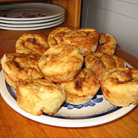 Mini babki drożdżowe z dżemem